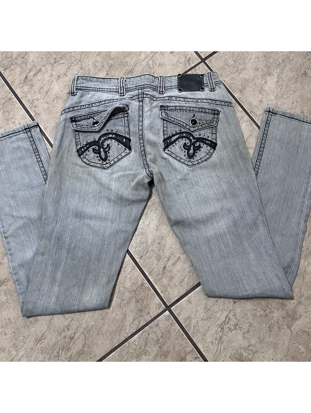 Y2k Red Rivet Gray Embroidered Bedazzled Grunge Fade Skinny Jeans Size 5 Skater